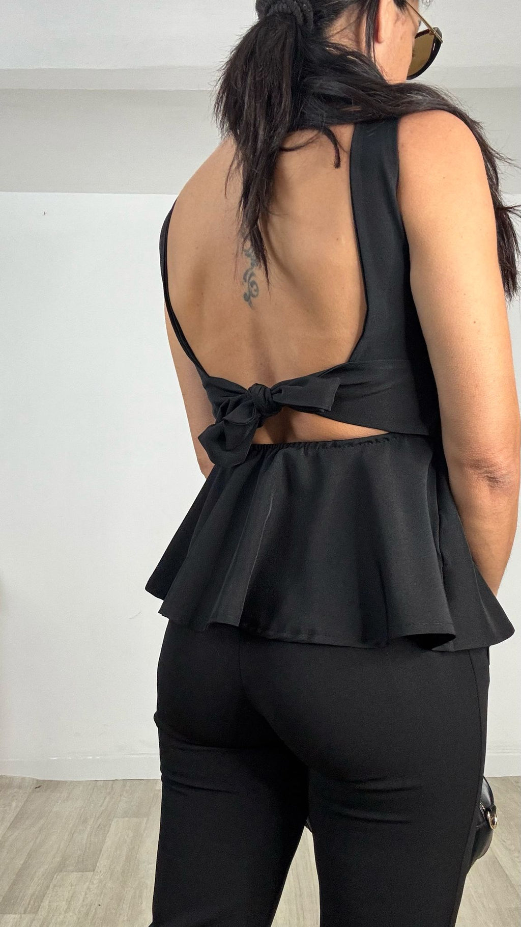 TOP CUT-OUT
