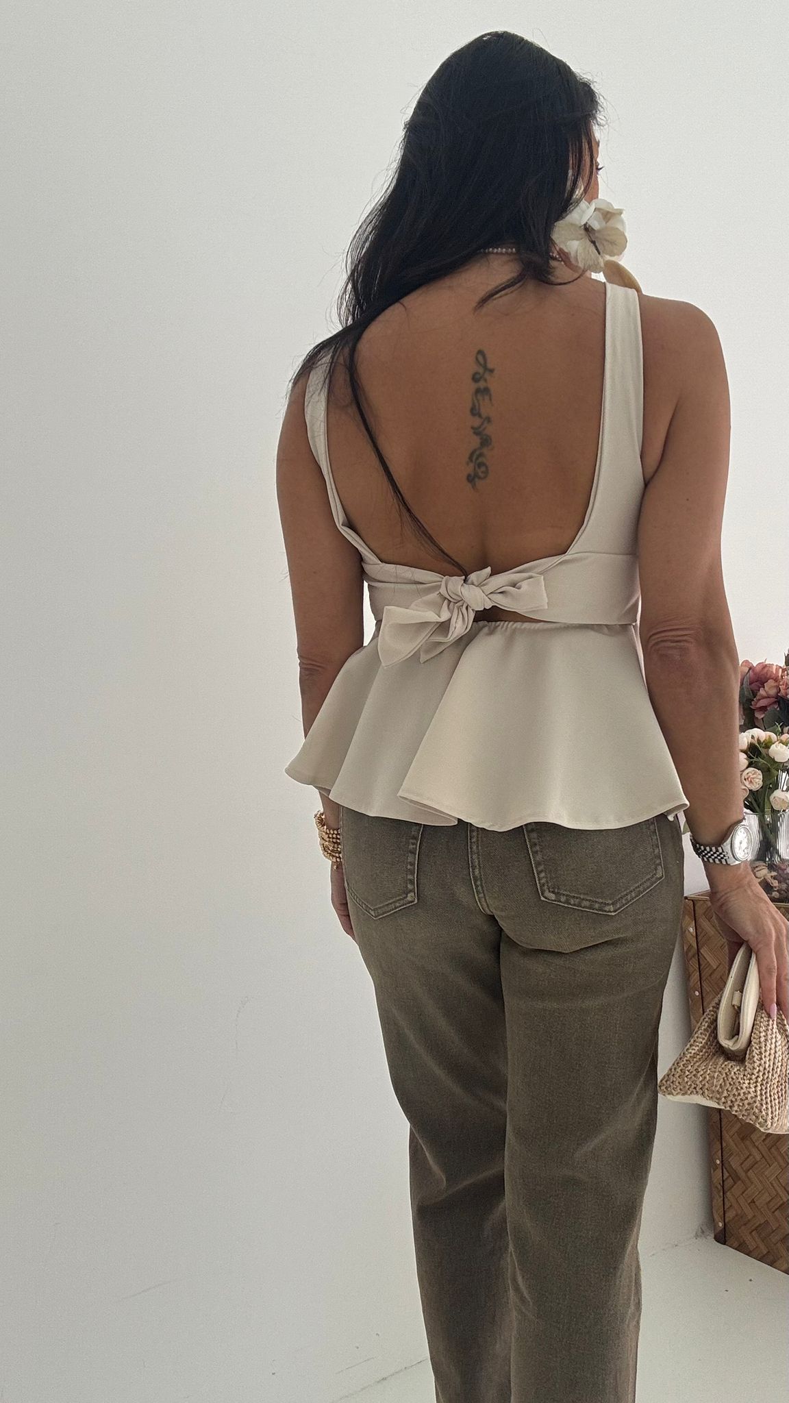 TOP CUT-OUT