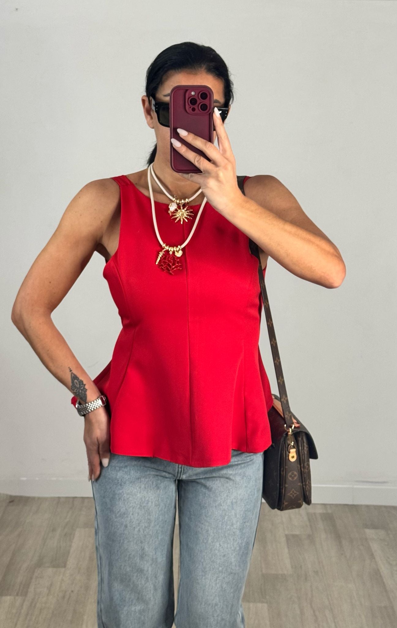 TOP CUT-OUT